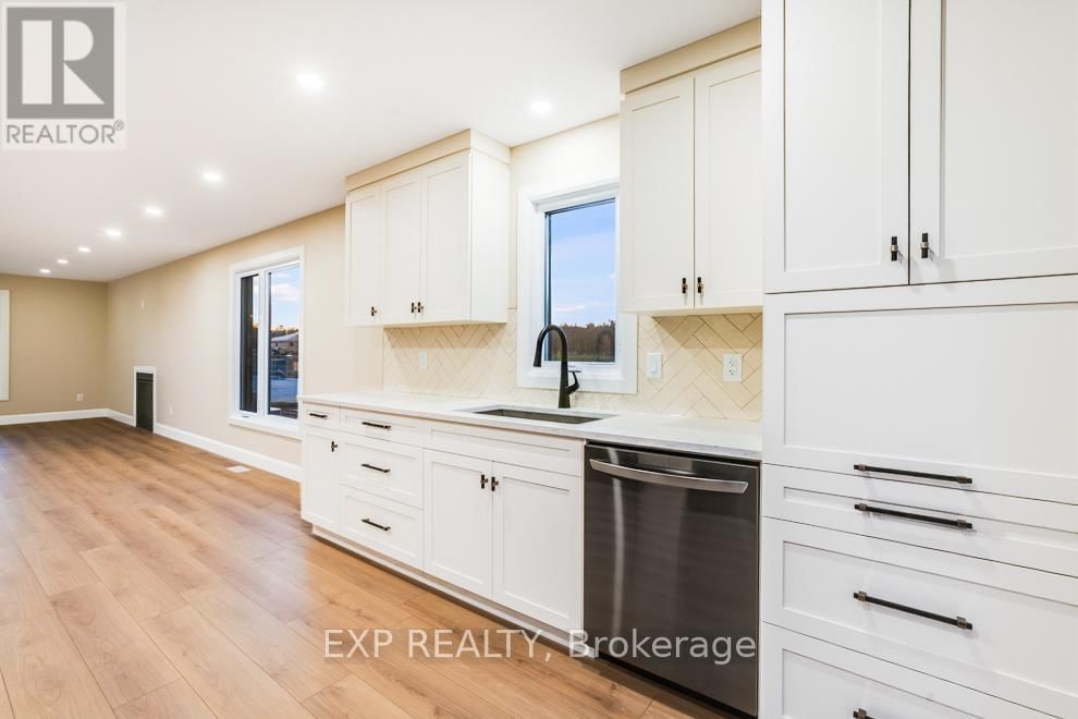 933 KATIA STREET Image 17