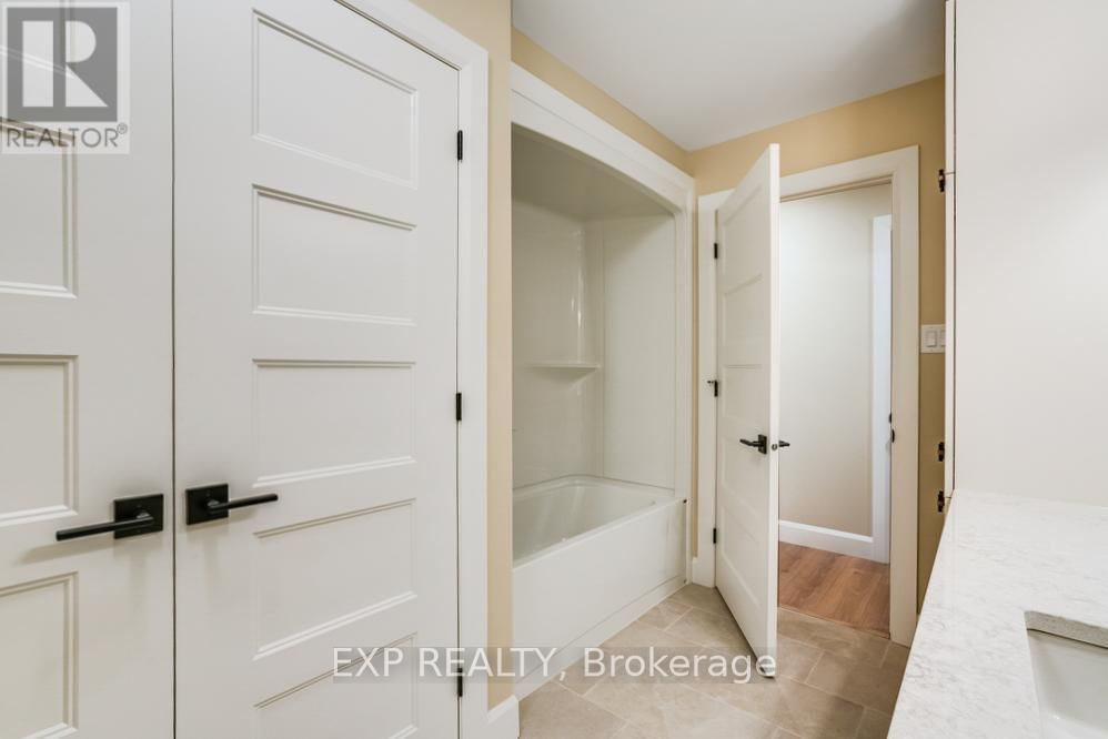 933 KATIA STREET Image 20