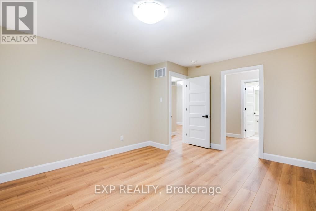 933 KATIA STREET Image 22