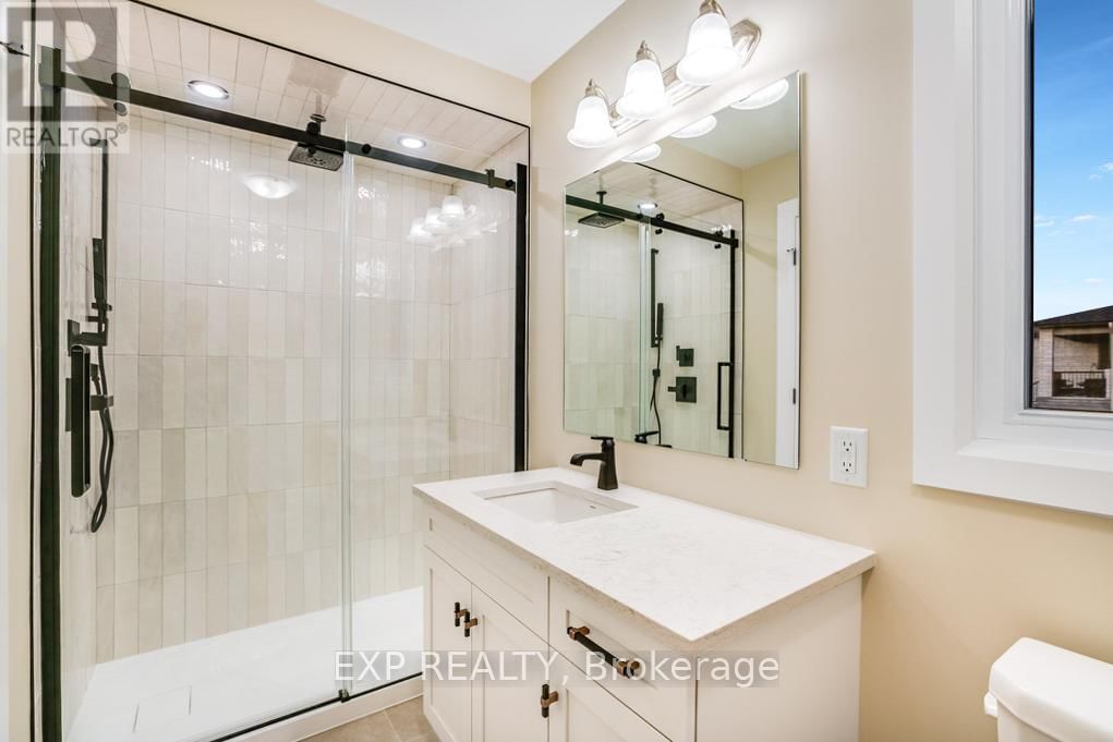 933 KATIA STREET Image 24