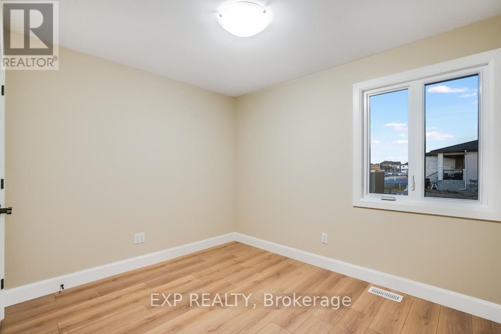 933 KATIA STREET Image 25