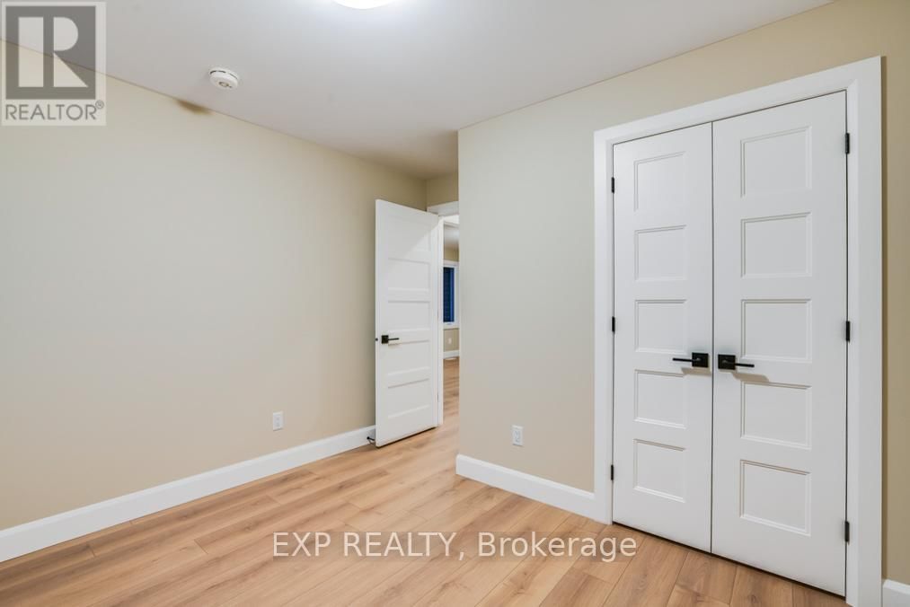 933 KATIA STREET Image 26