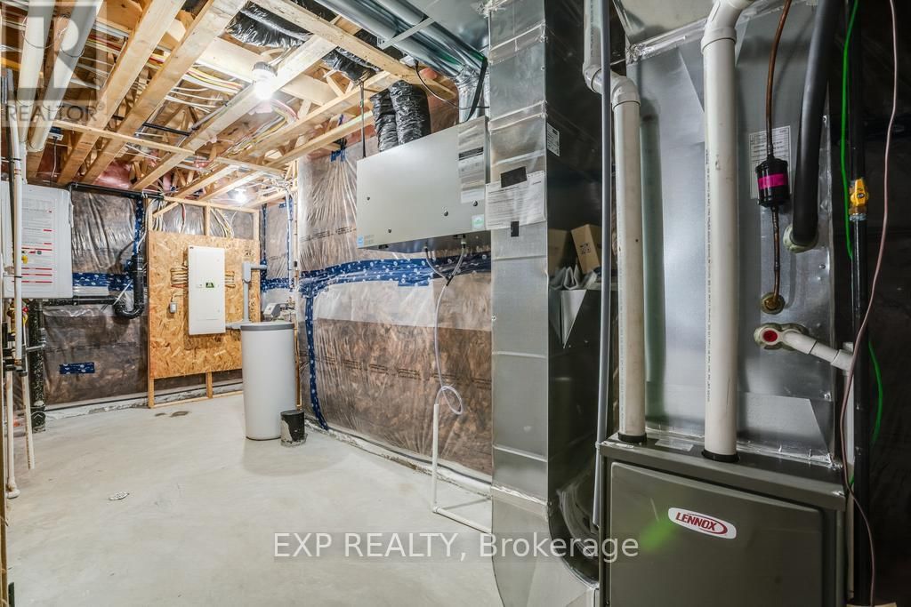 933 KATIA STREET Image 29
