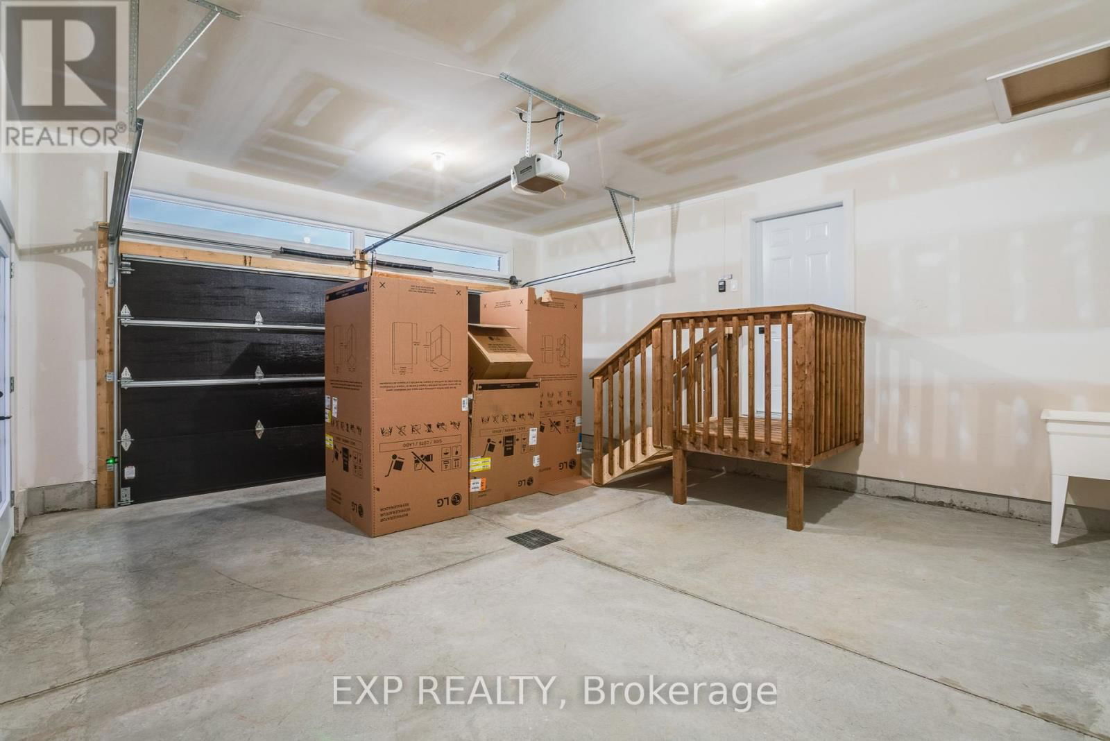 933 KATIA STREET Image 30