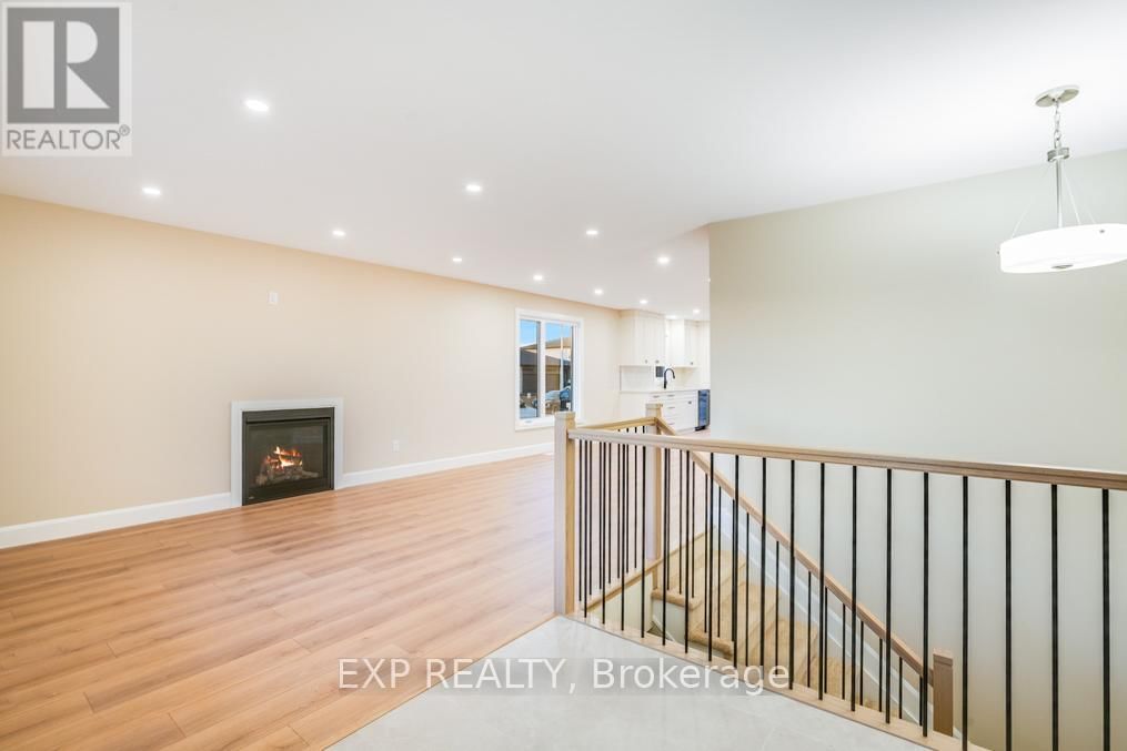 933 KATIA STREET Image 5