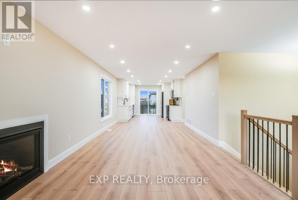 933 KATIA STREET Image 7