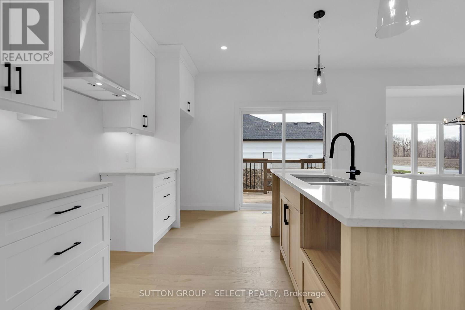 9 BRISCOE CRESCENT Image 11