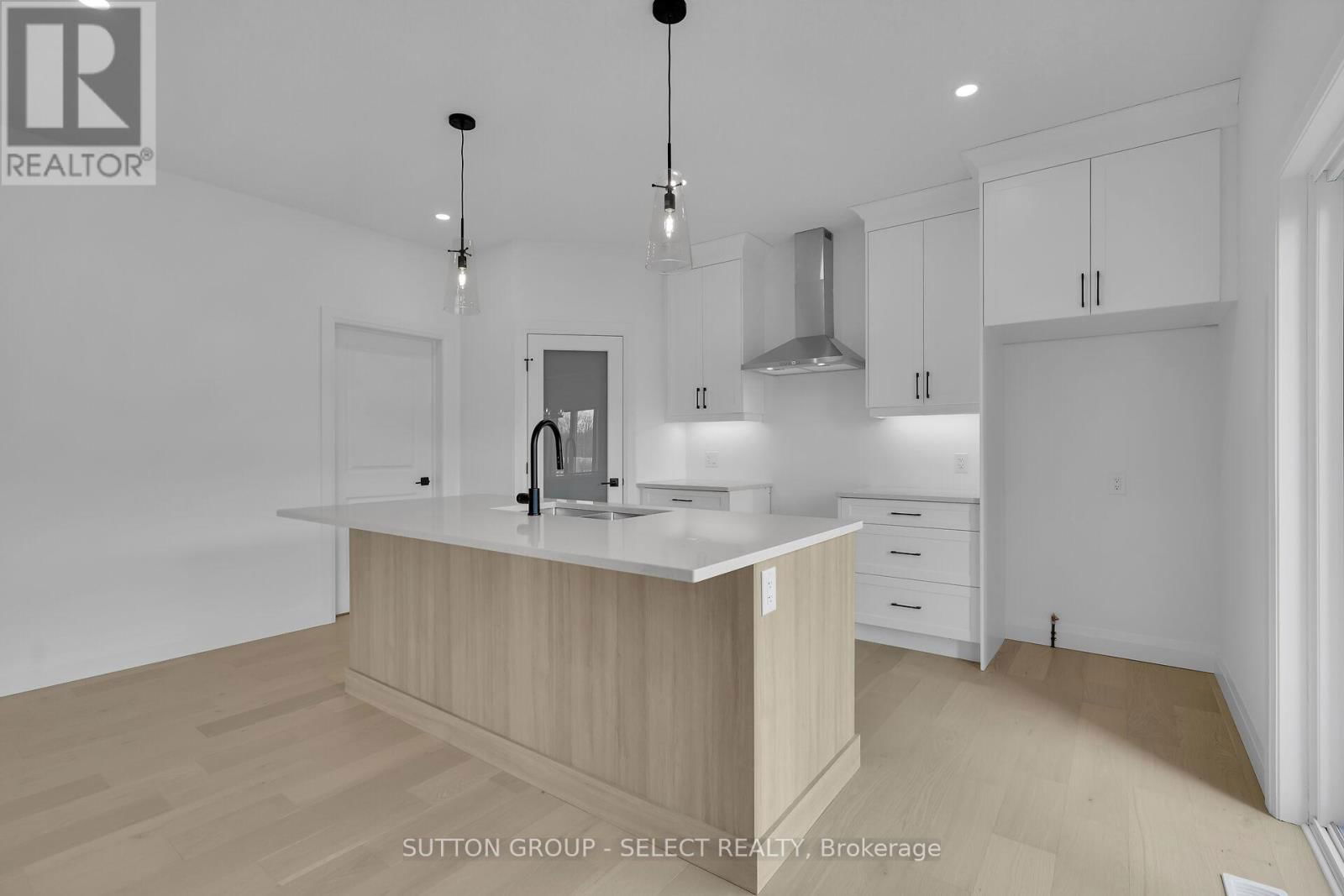 9 BRISCOE CRESCENT Image 13