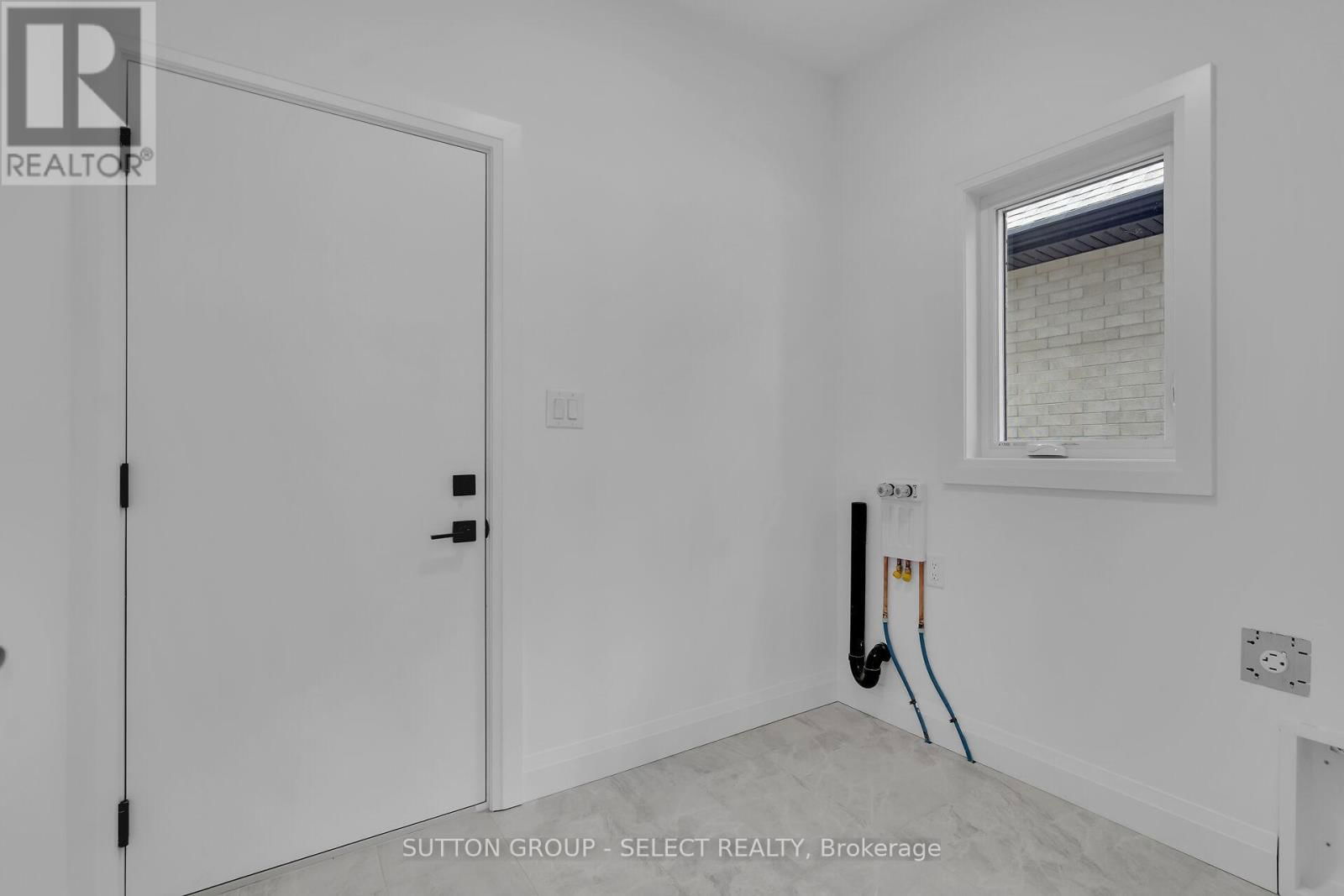 9 BRISCOE CRESCENT Image 17