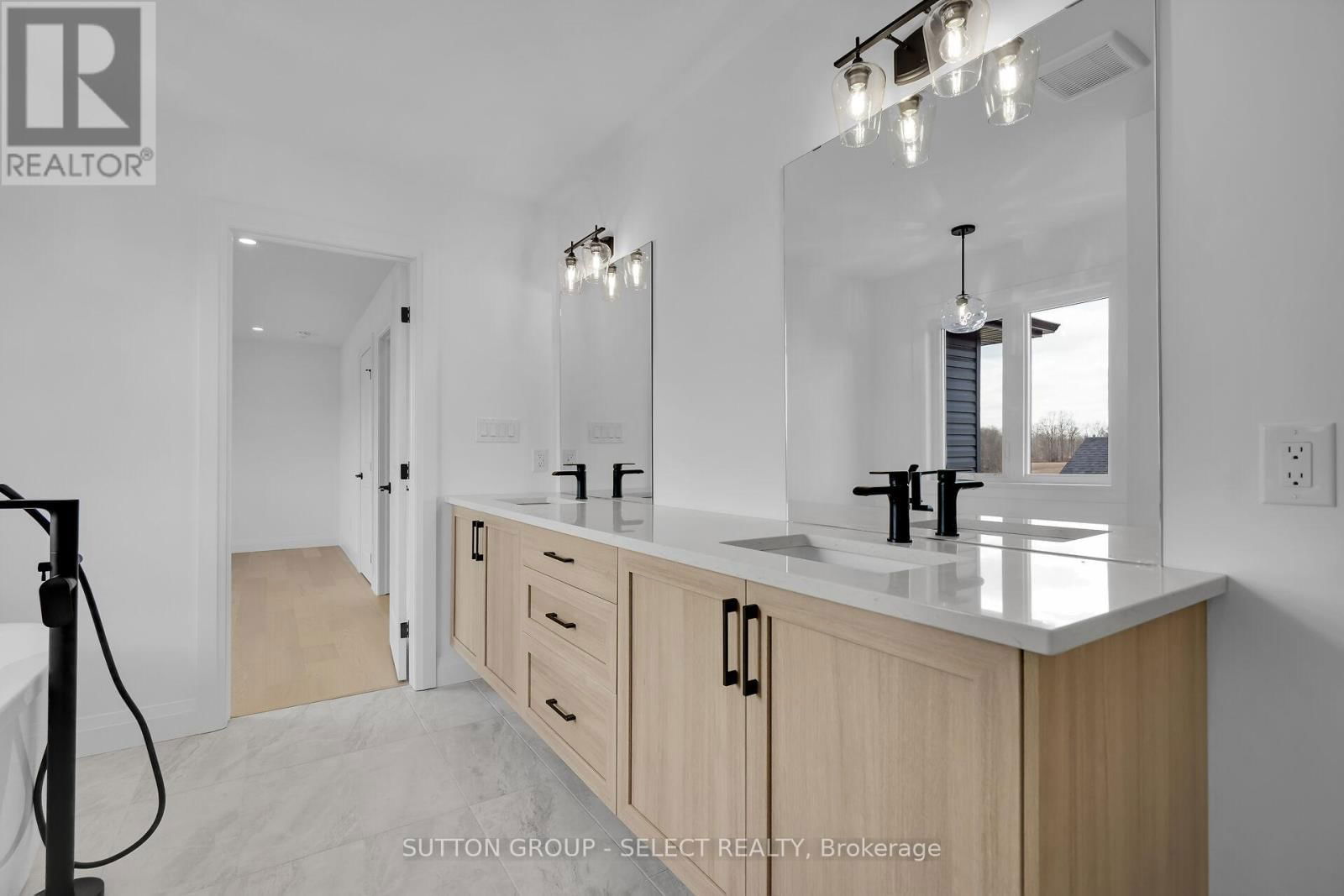 9 BRISCOE CRESCENT Image 23