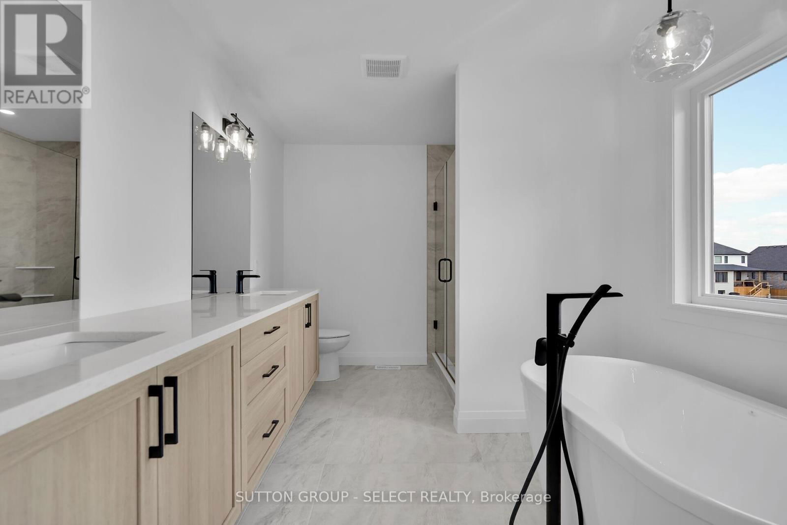 9 BRISCOE CRESCENT Image 24