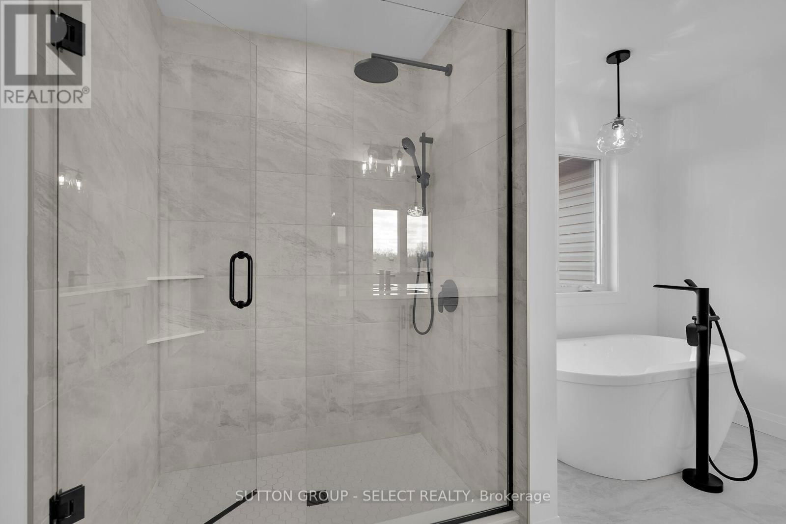 9 BRISCOE CRESCENT Image 25
