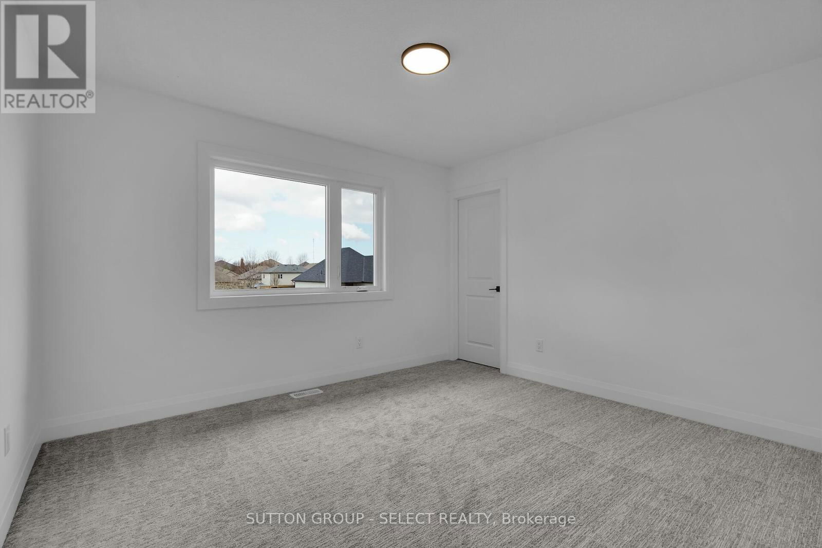 9 BRISCOE CRESCENT Image 28
