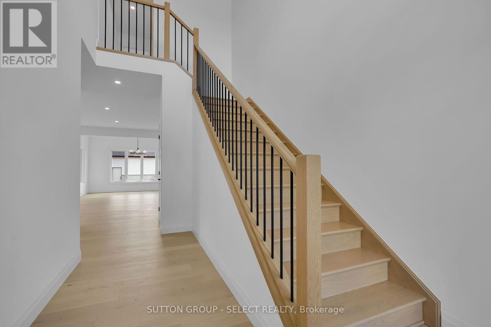 9 BRISCOE CRESCENT Image 3