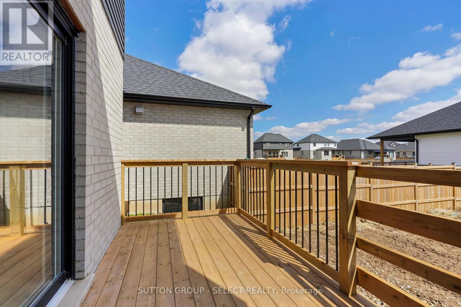 9 BRISCOE CRESCENT Image 34