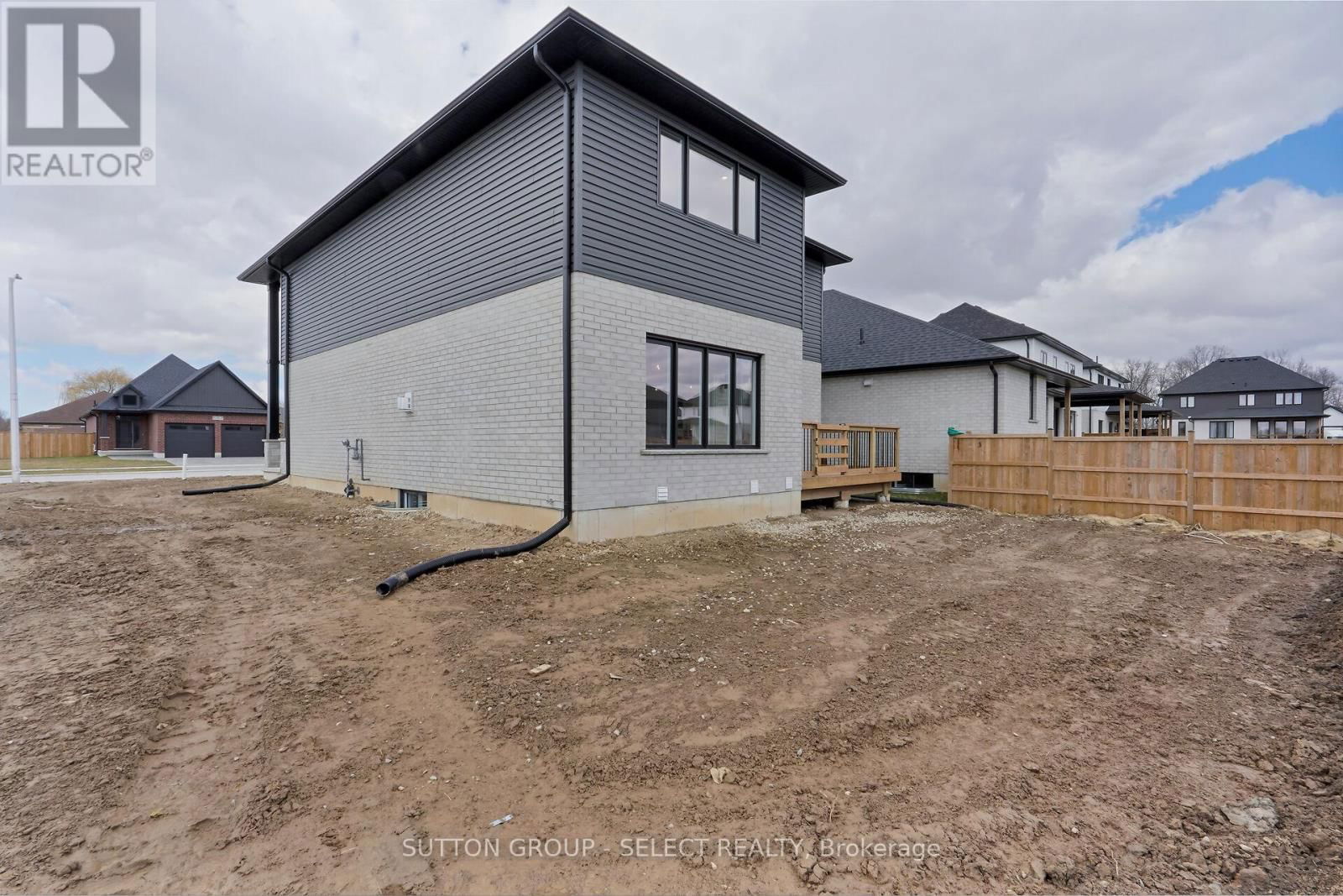 9 BRISCOE CRESCENT Image 37