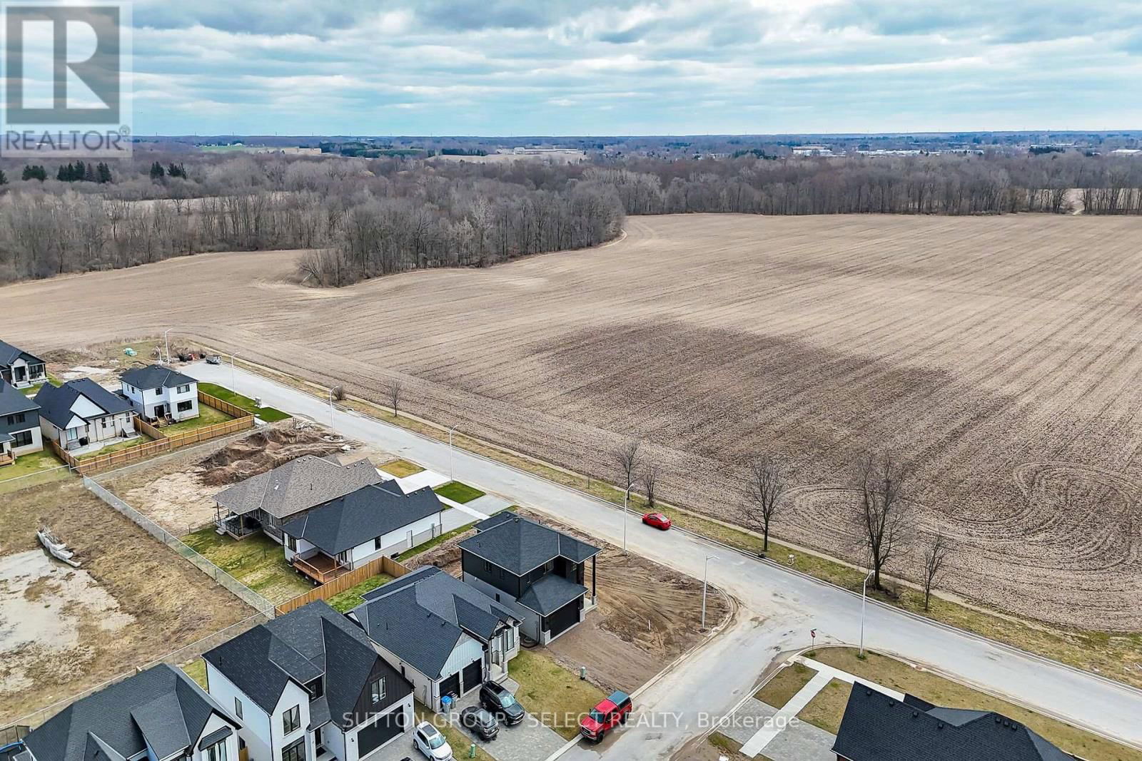 9 BRISCOE CRESCENT Image 38