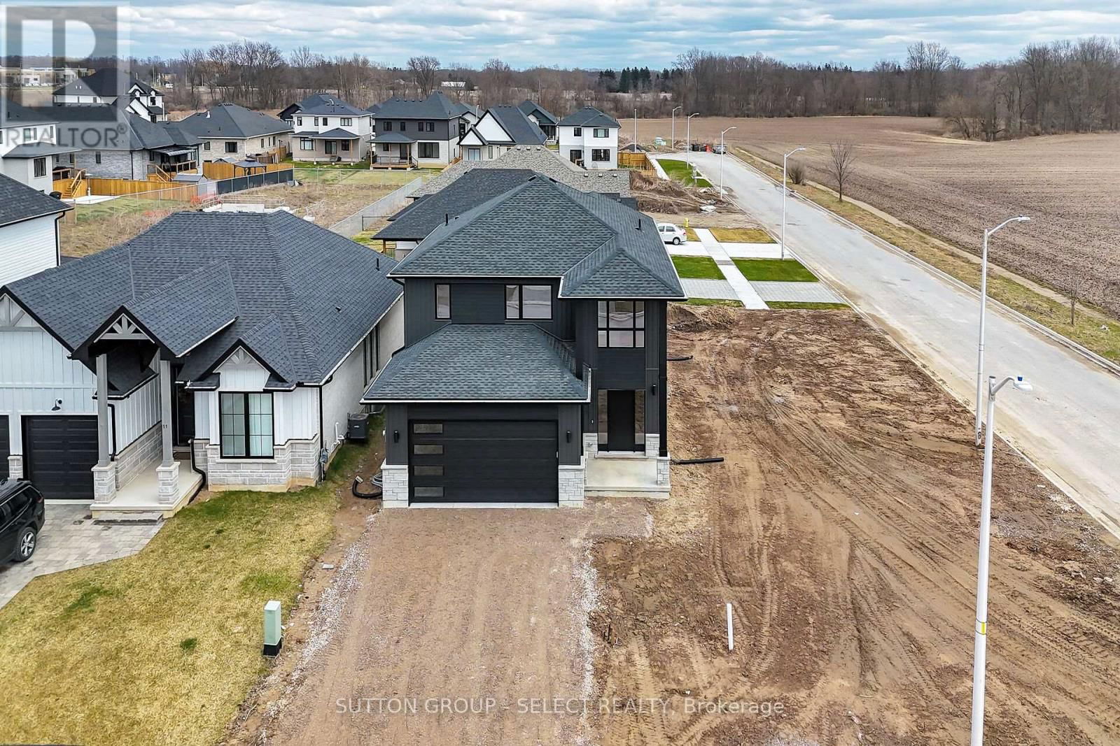 9 BRISCOE CRESCENT Image 39