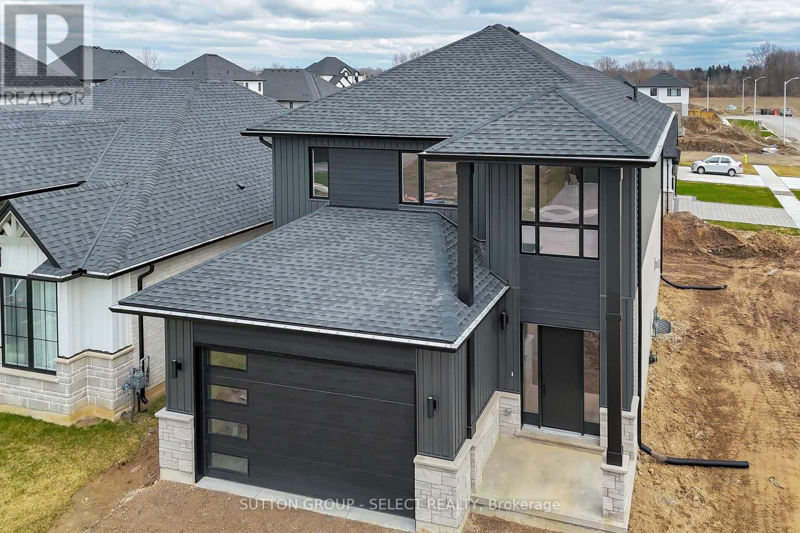 9 BRISCOE CRESCENT Image 44