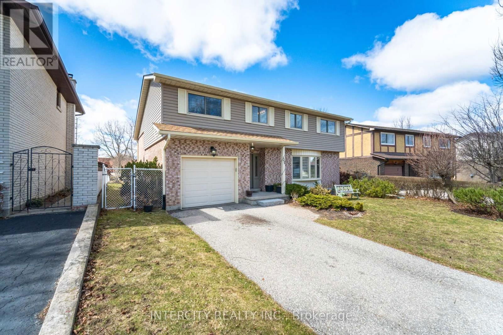 35 LOWER CANADA CRESCENT Image 2
