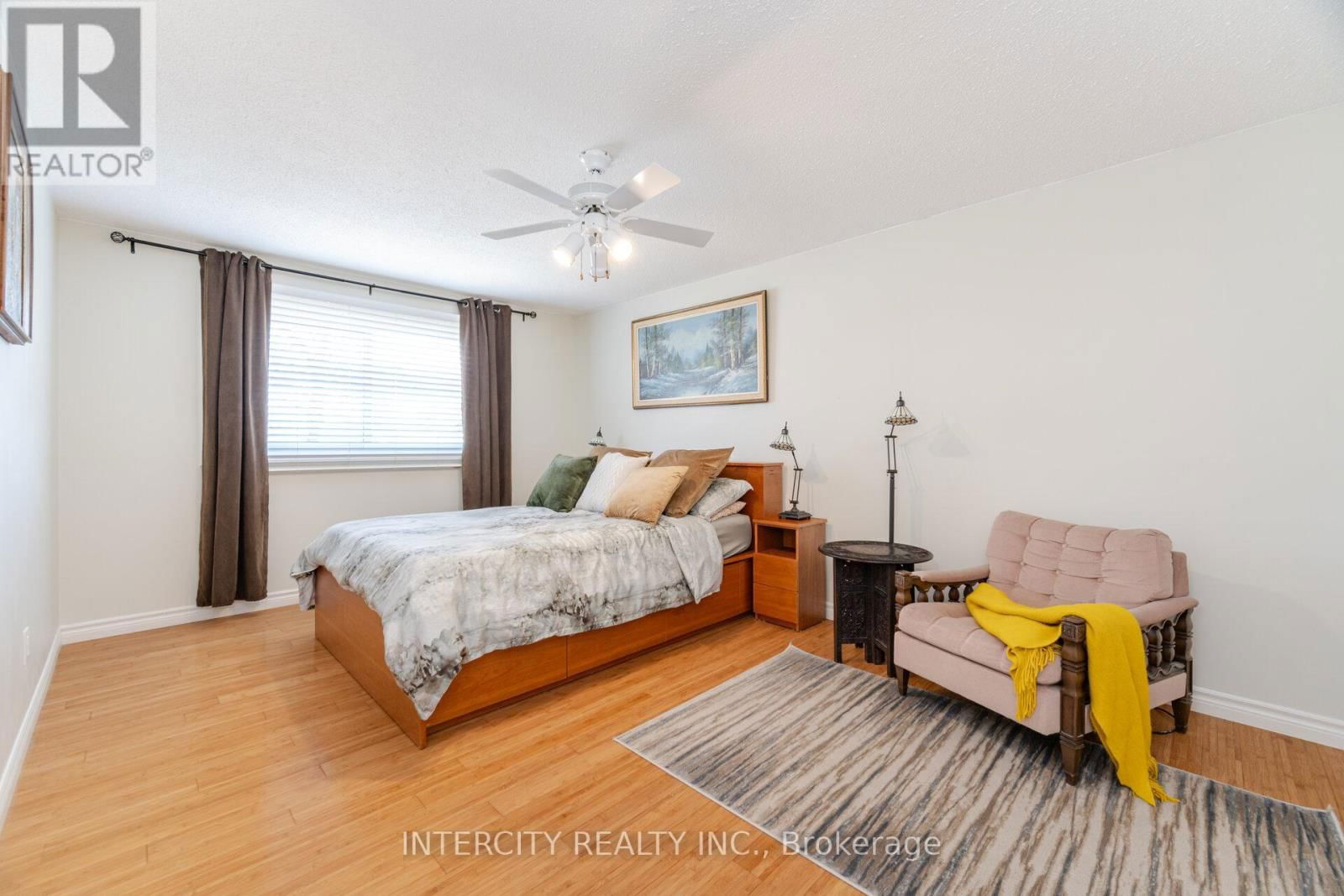 35 LOWER CANADA CRESCENT Image 30