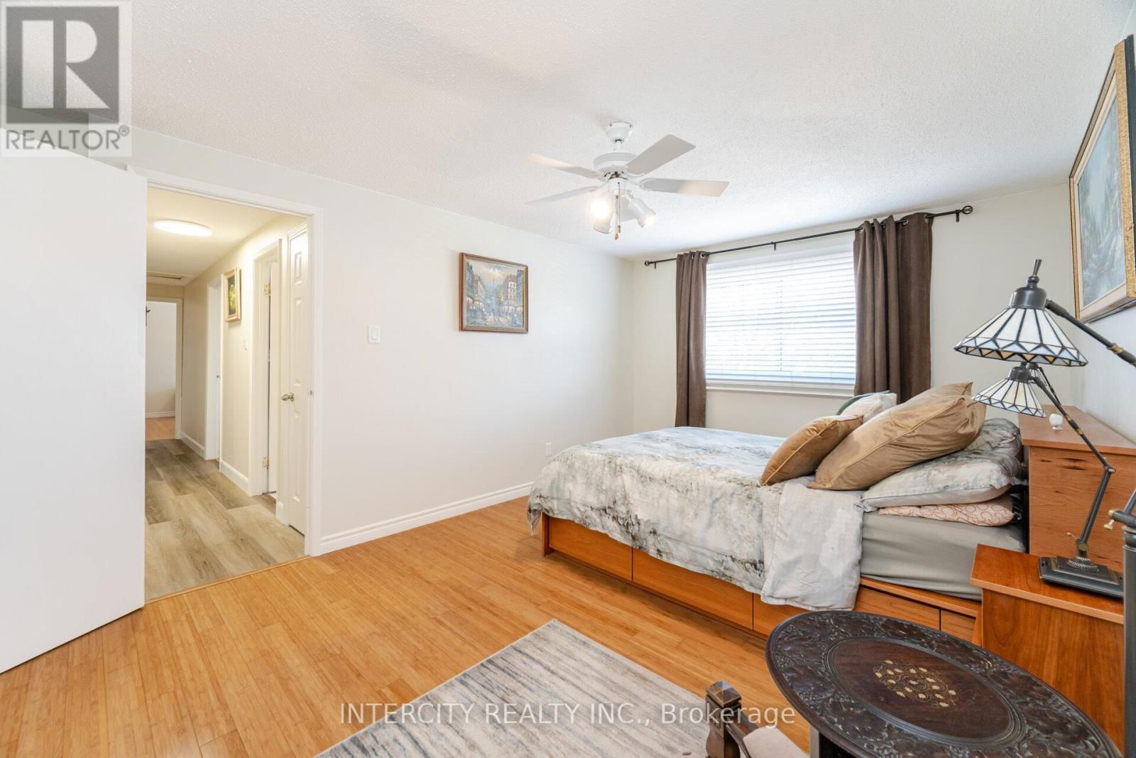 35 LOWER CANADA CRESCENT Image 31