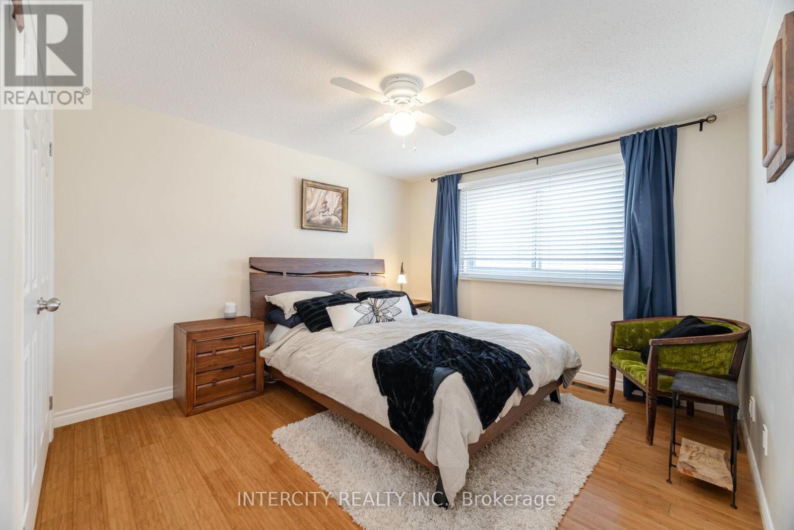 35 LOWER CANADA CRESCENT Image 34