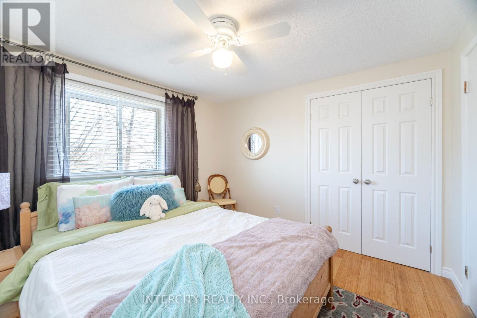 35 LOWER CANADA CRESCENT Image 37
