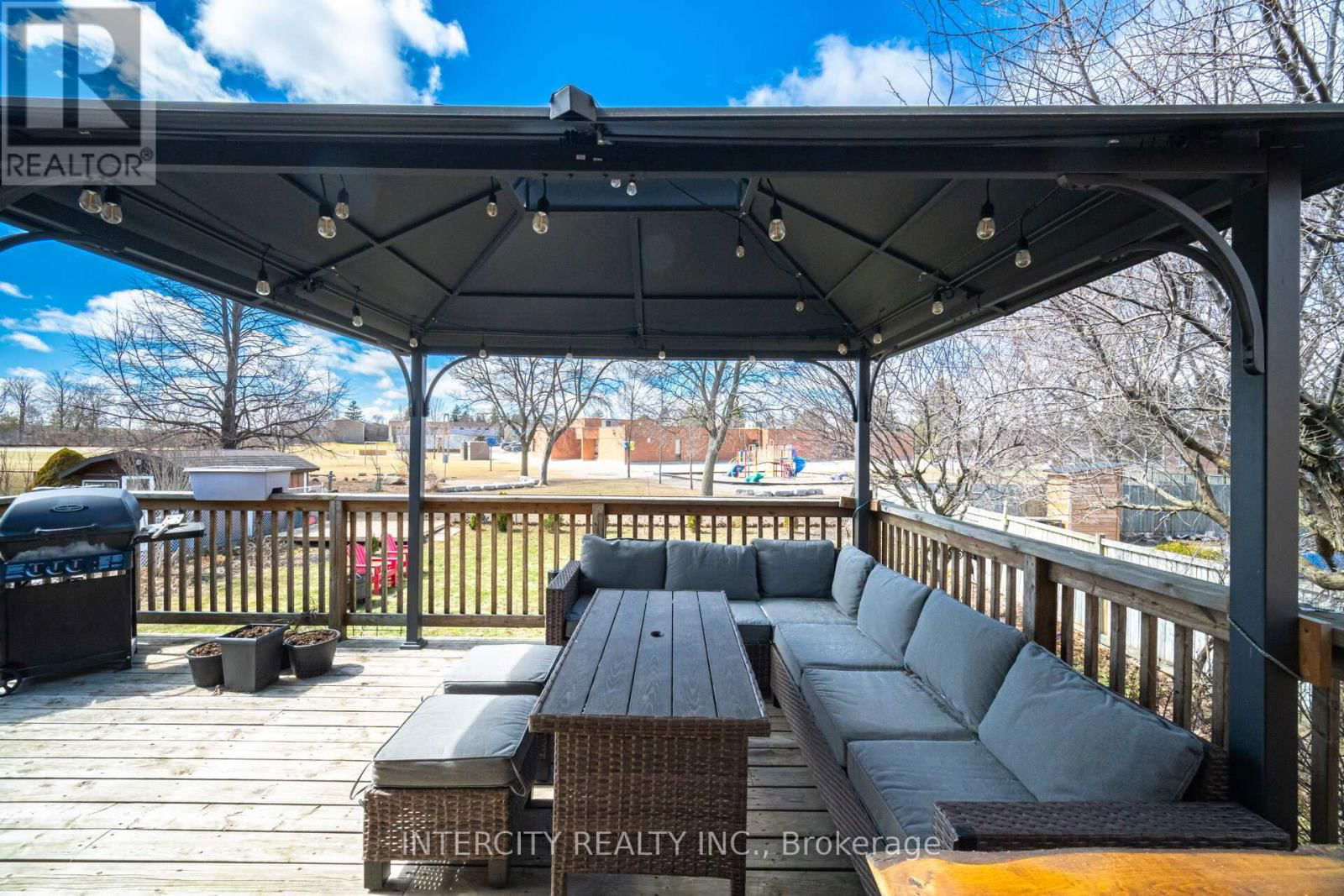 35 LOWER CANADA CRESCENT Image 39