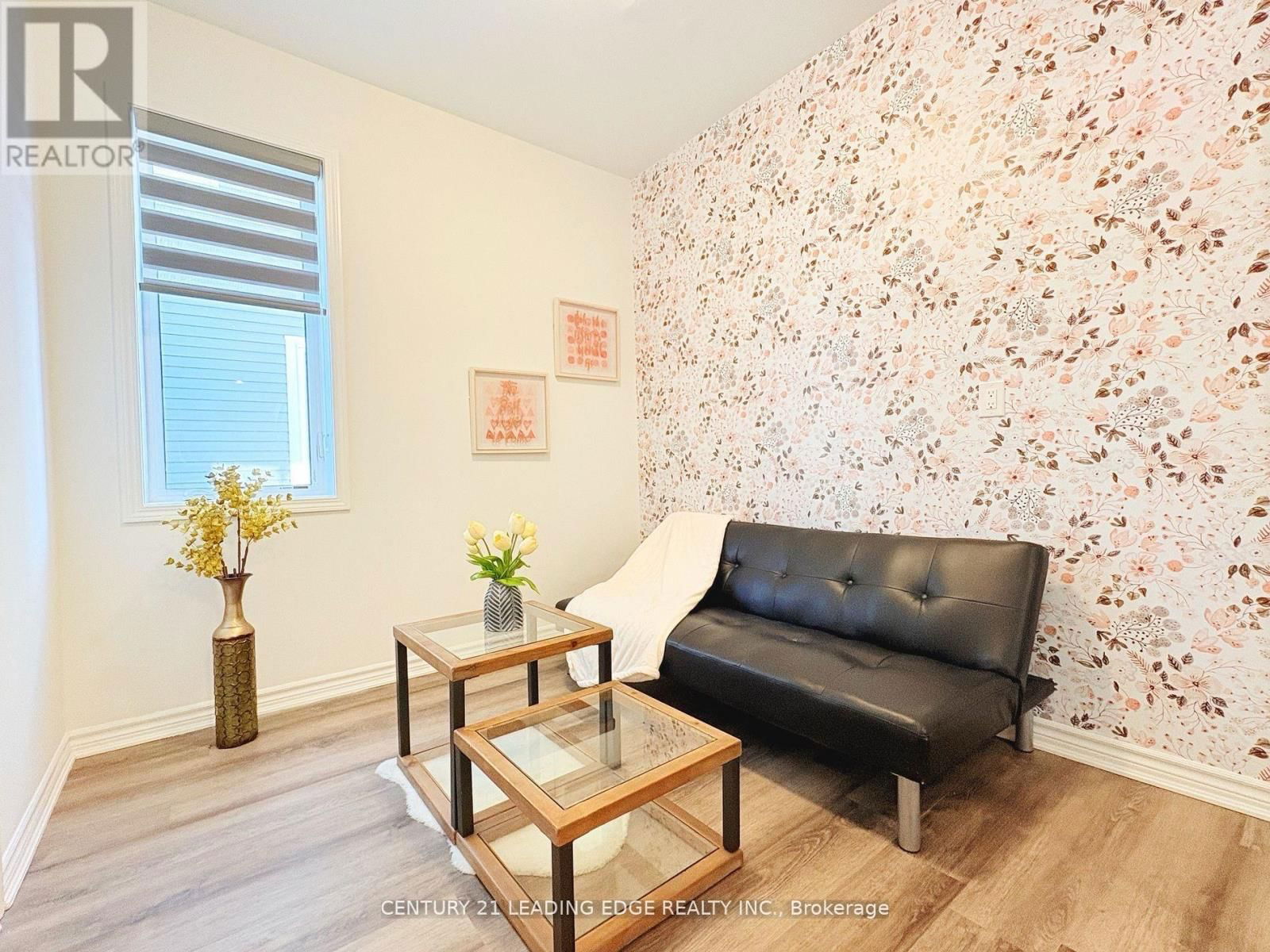 29 DYER CRESCENT Image 14