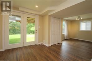 7 COUTTS COURT Image 3