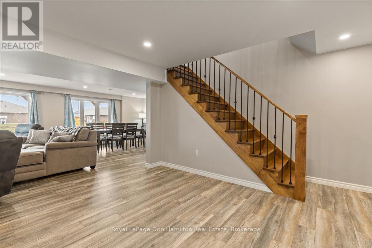 42 JOHN STREET Image 25