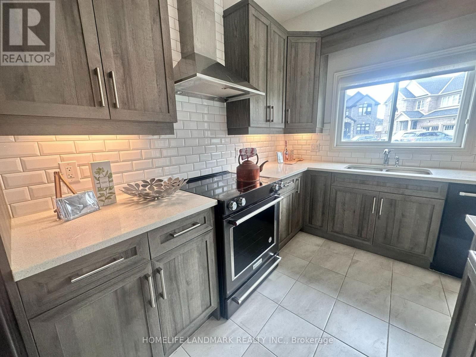 15 IRONWOOD COURT Image 8
