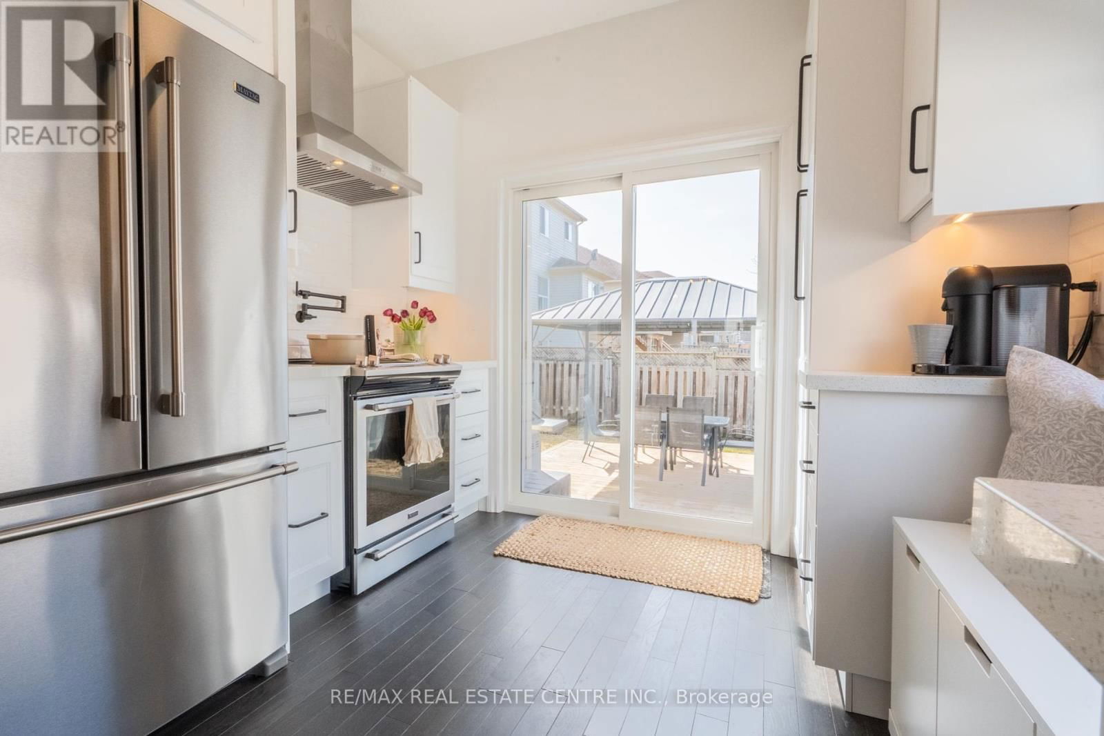 942 GREENWOOD CRESCENT Image 13