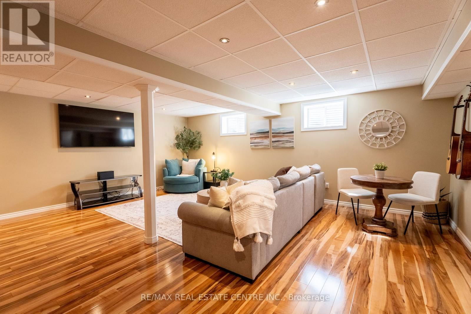 942 GREENWOOD CRESCENT Image 27