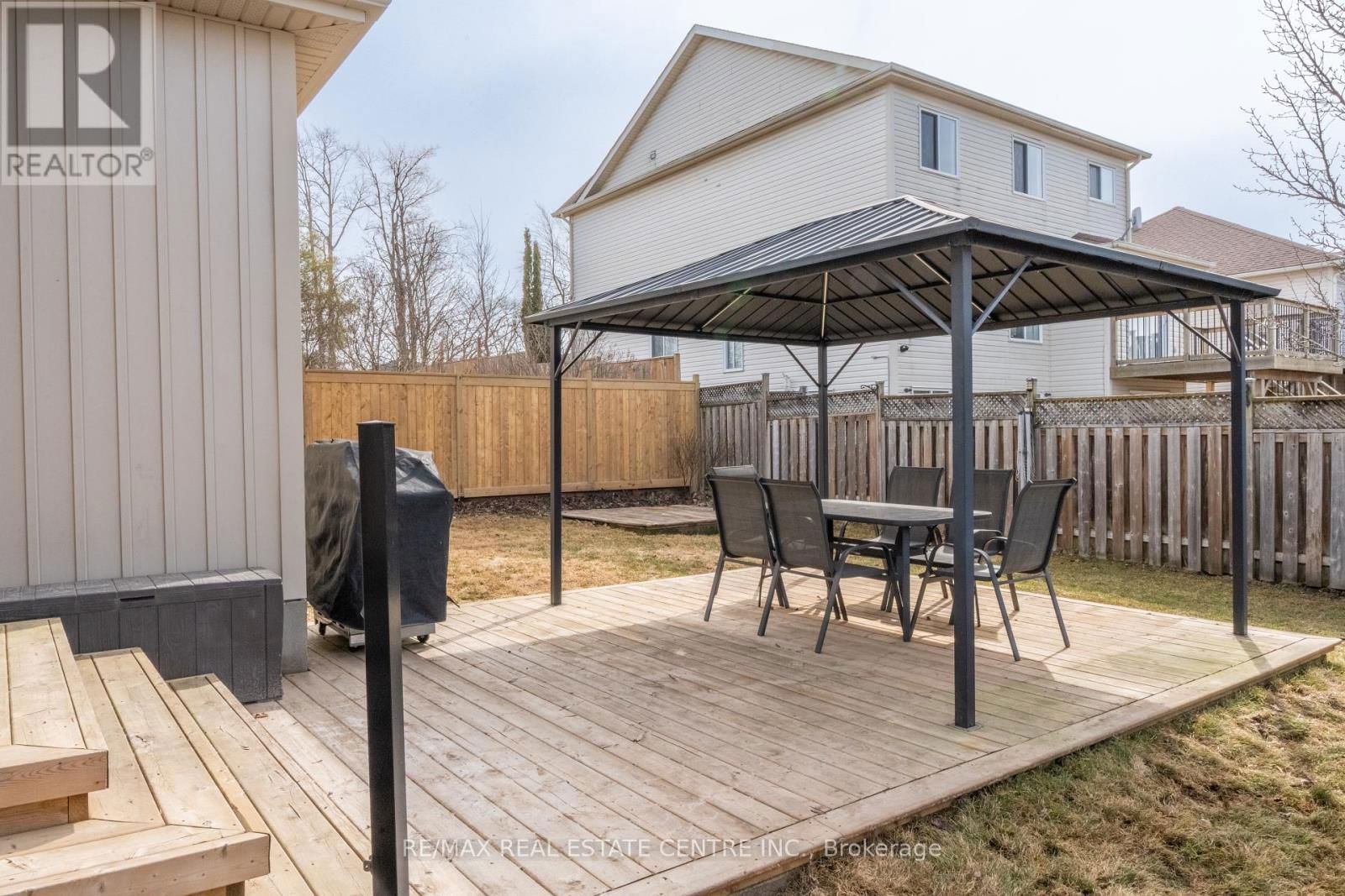 942 GREENWOOD CRESCENT Image 34