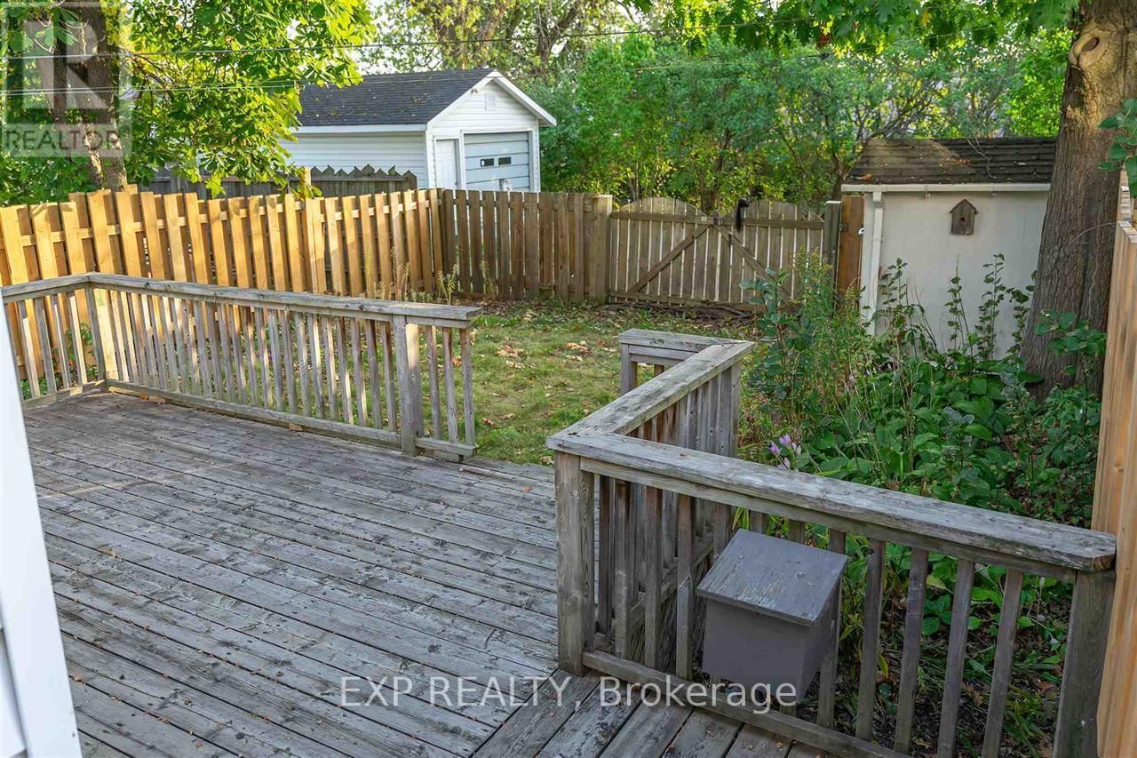 111 ALBERT STREET EAST Image 14