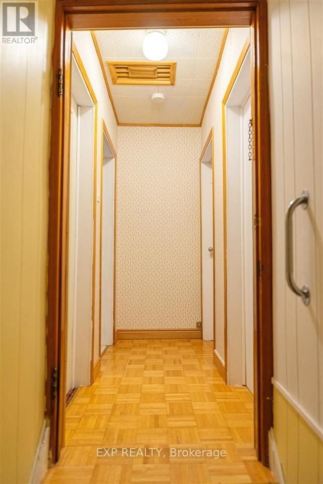 111 ALBERT STREET EAST Image 23