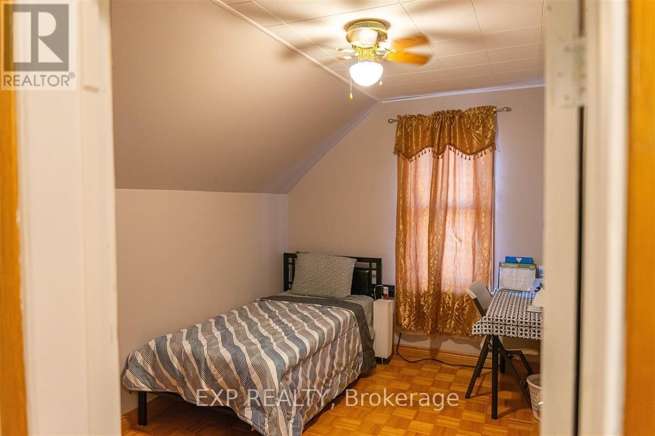 111 ALBERT STREET EAST Image 28