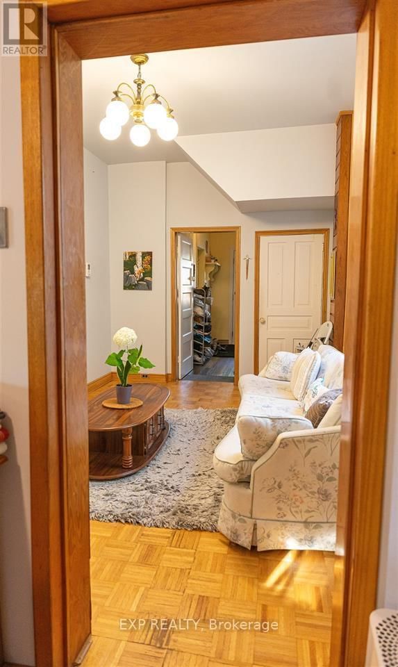 111 ALBERT STREET EAST Image 5