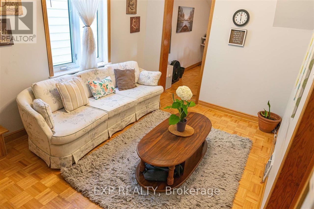 111 ALBERT STREET EAST Image 7