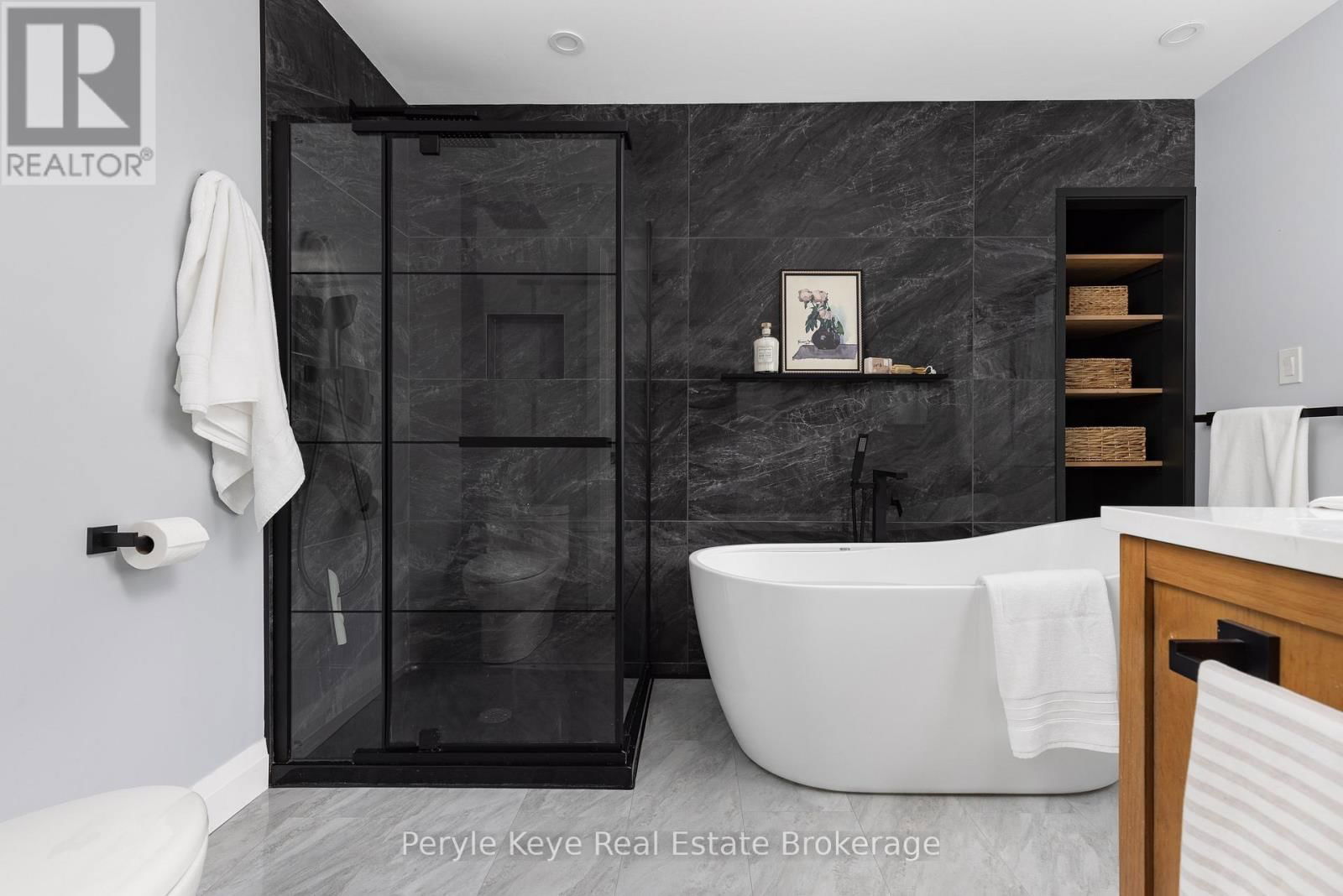 38 ANDREA DRIVE Image 31