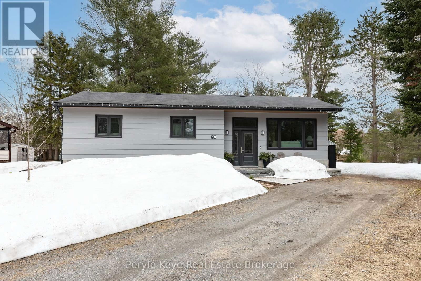 38 ANDREA DRIVE Image 8