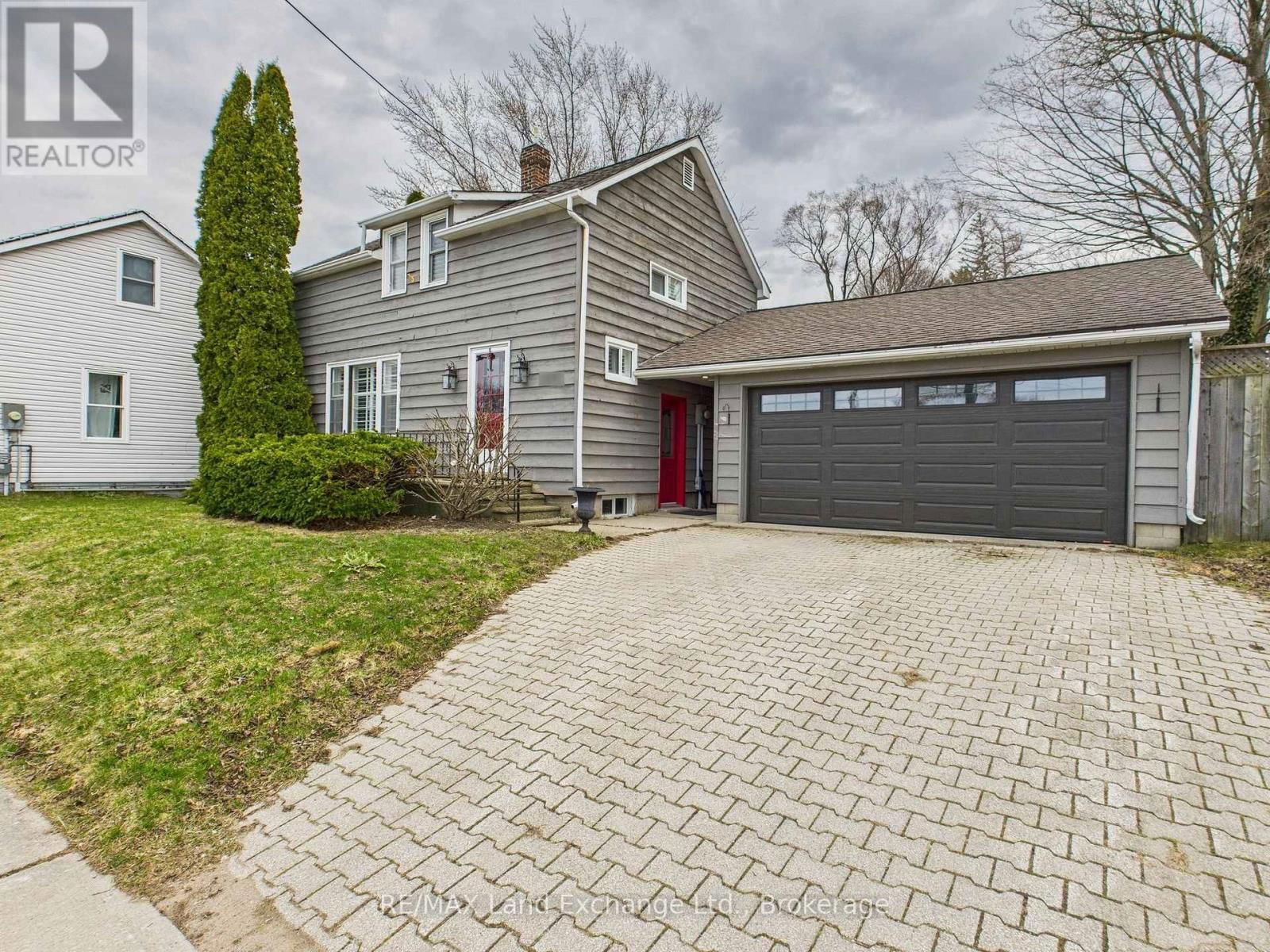 1091 QUEEN STREET Image 1
