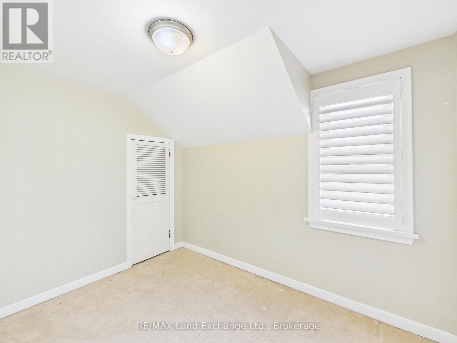 1091 QUEEN STREET Image 18