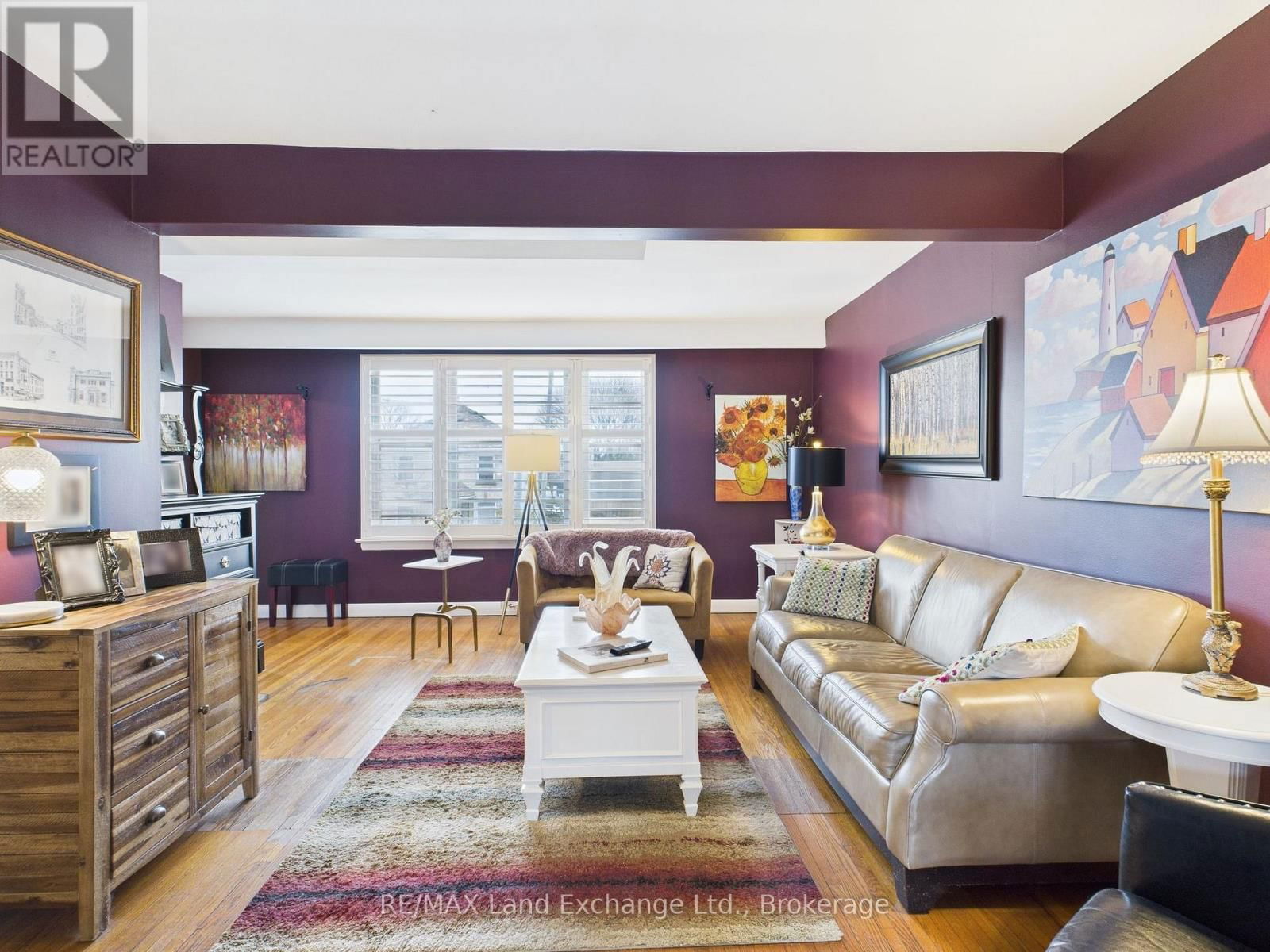 1091 QUEEN STREET Image 9