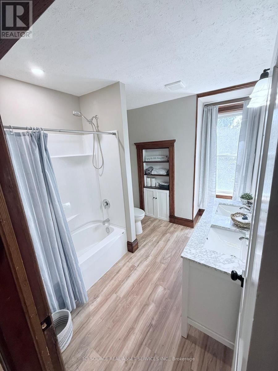 189 ROLPH STREET Image 13