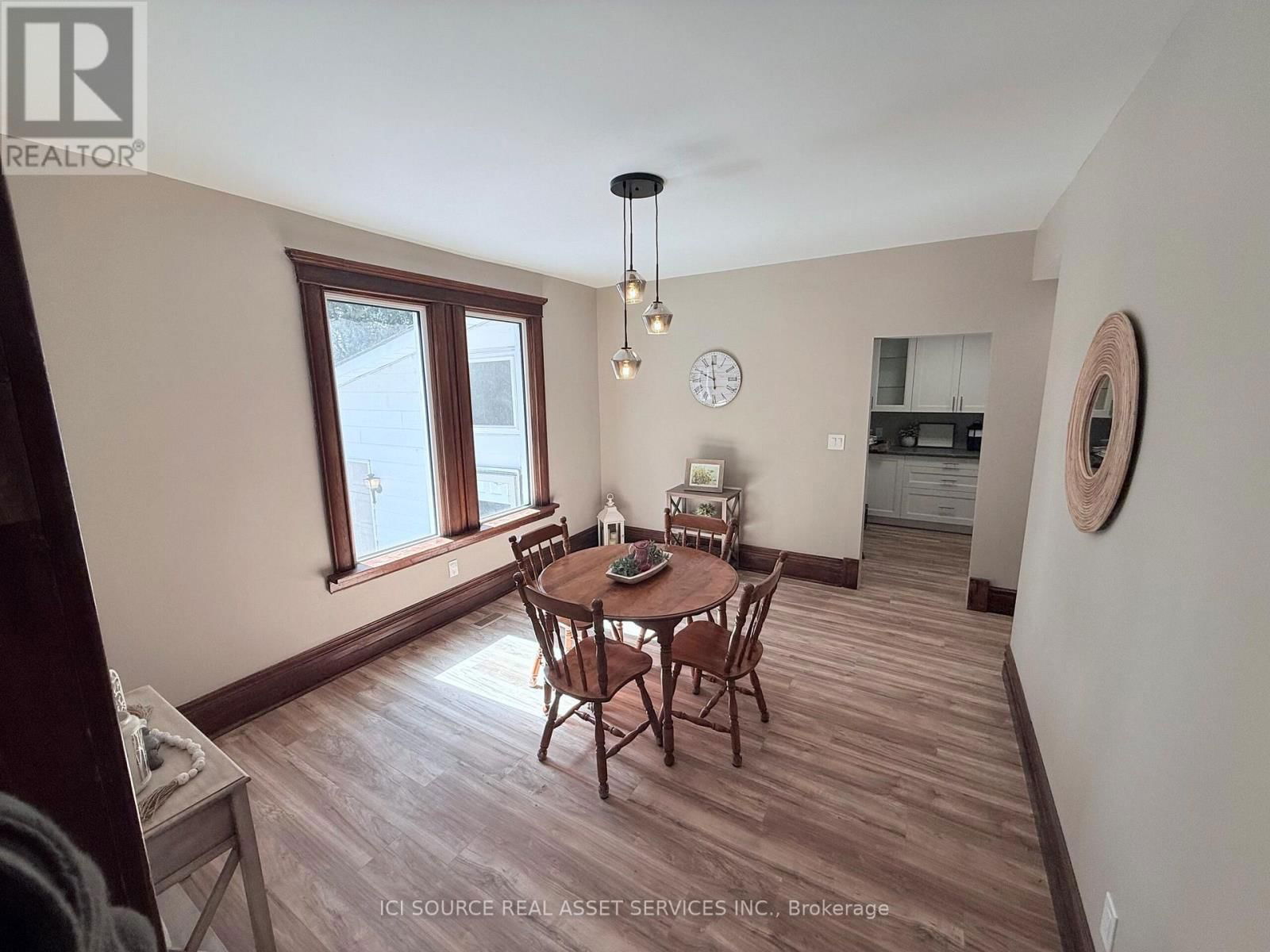 189 ROLPH STREET Image 4