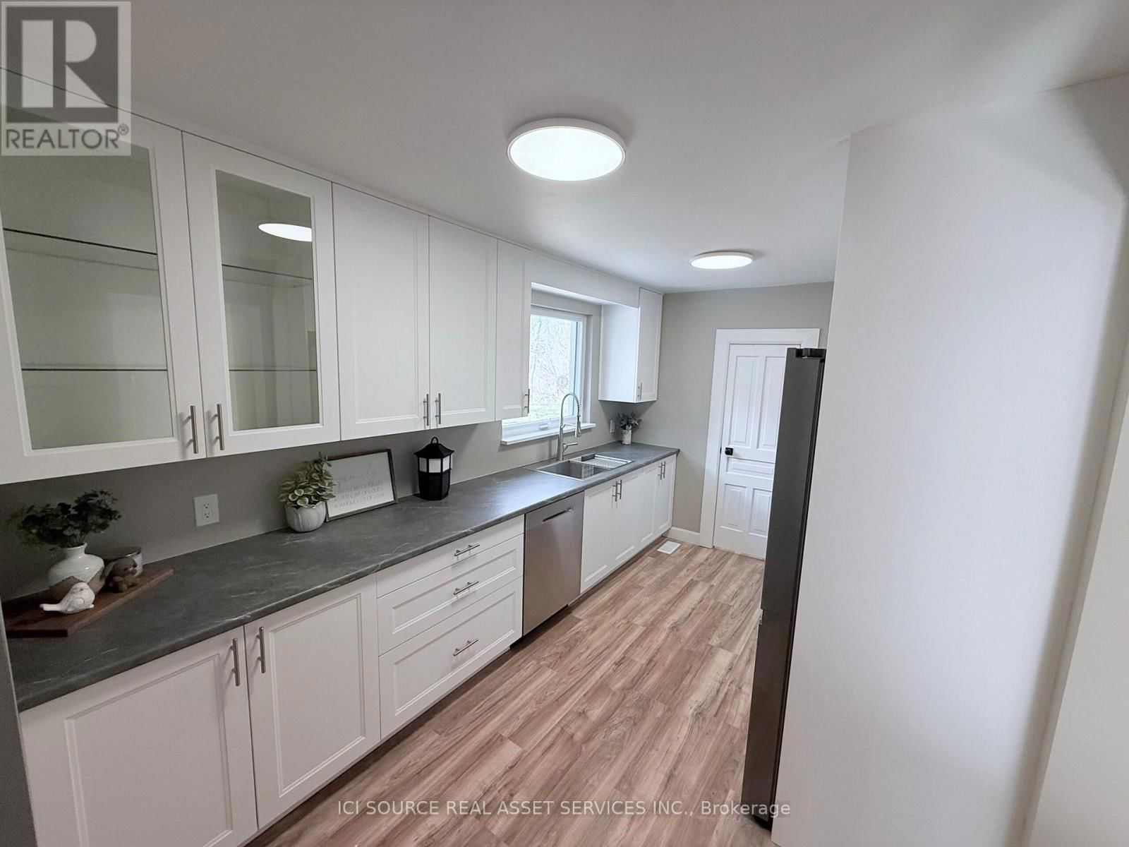 189 ROLPH STREET Image 8