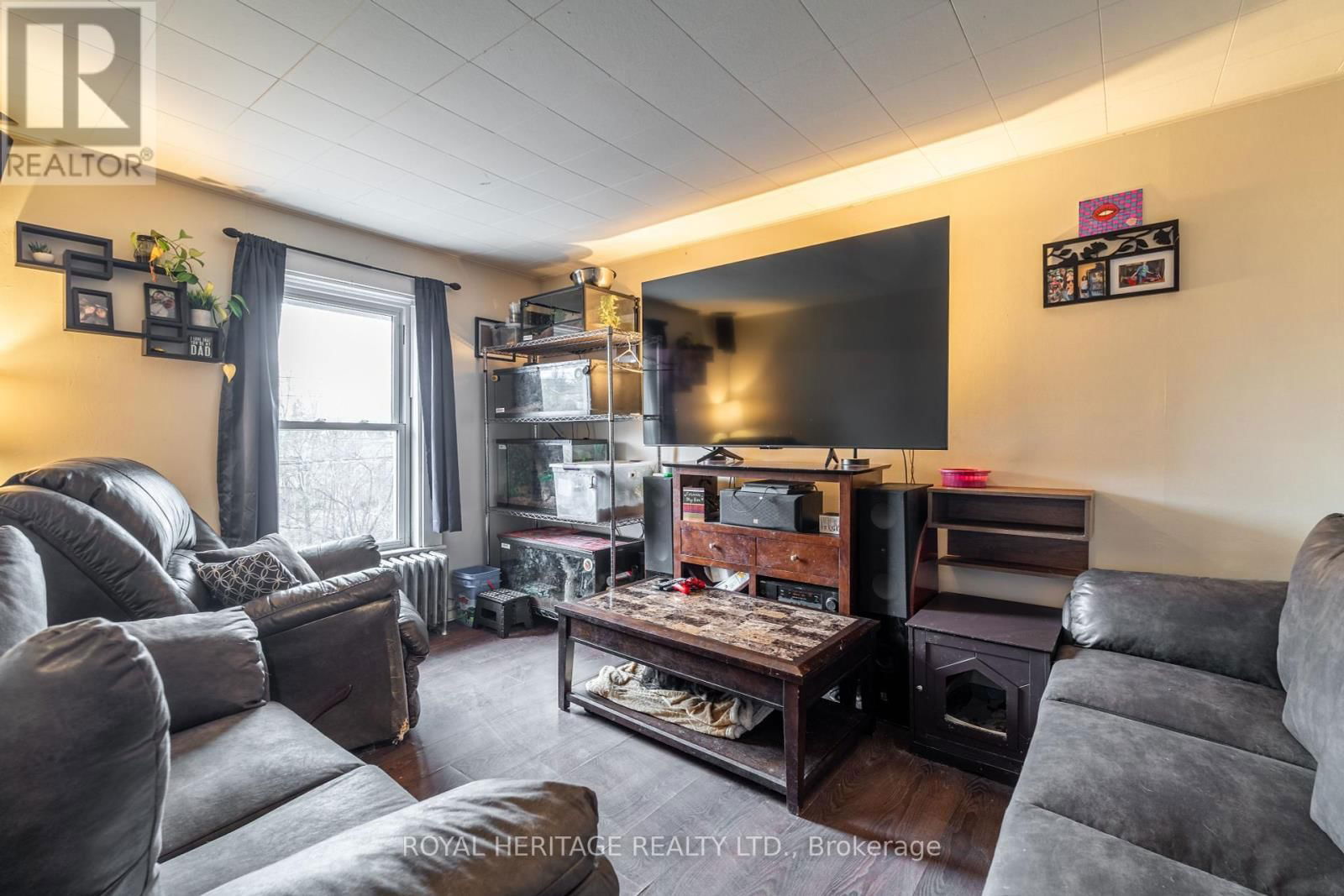 364 PARKHILL ROAD WEST Image 24
